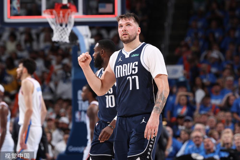 出示红牌并 出示红牌并