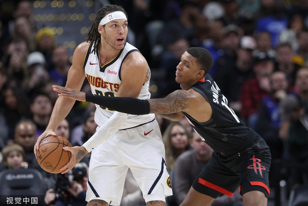 中场的长传 中场的长传