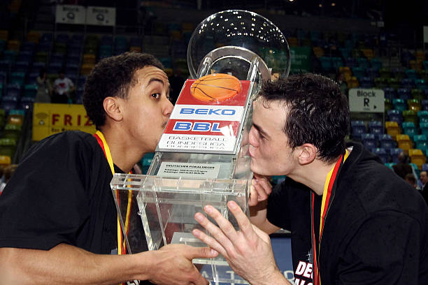 通过实际案 通过实际案